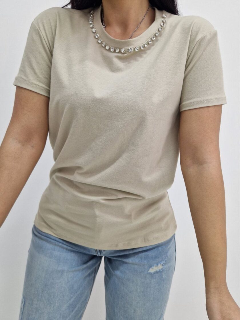 T-Shirt collo gioiello - immagine 4