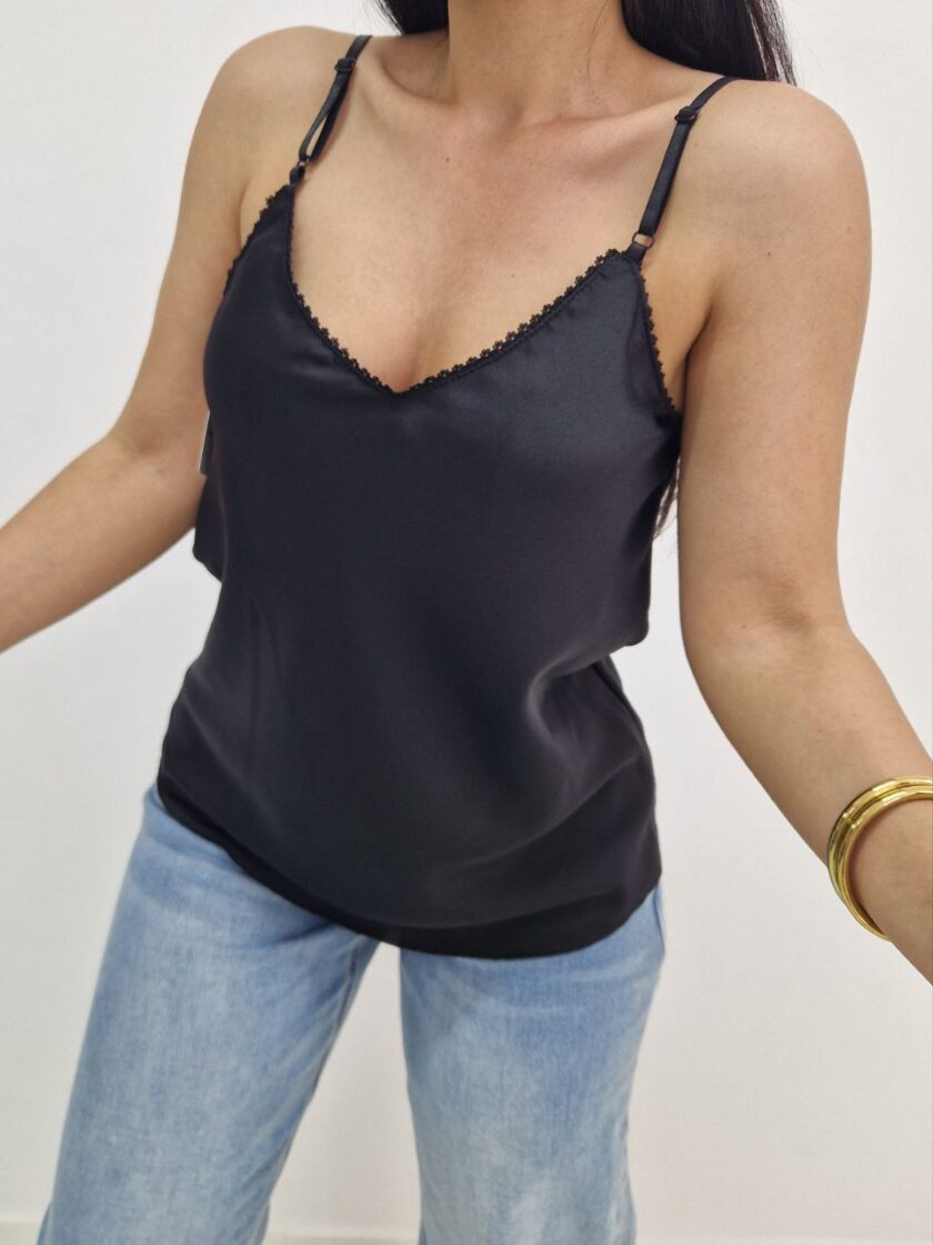 Top In Raso Con Bordo Ricamato - Nera