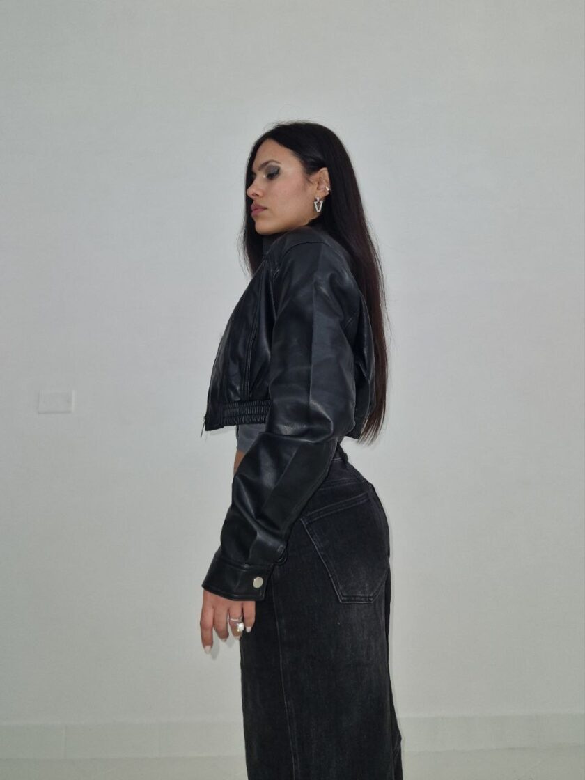 Giubbotto Black In Ecopelle Crop - immagine 2