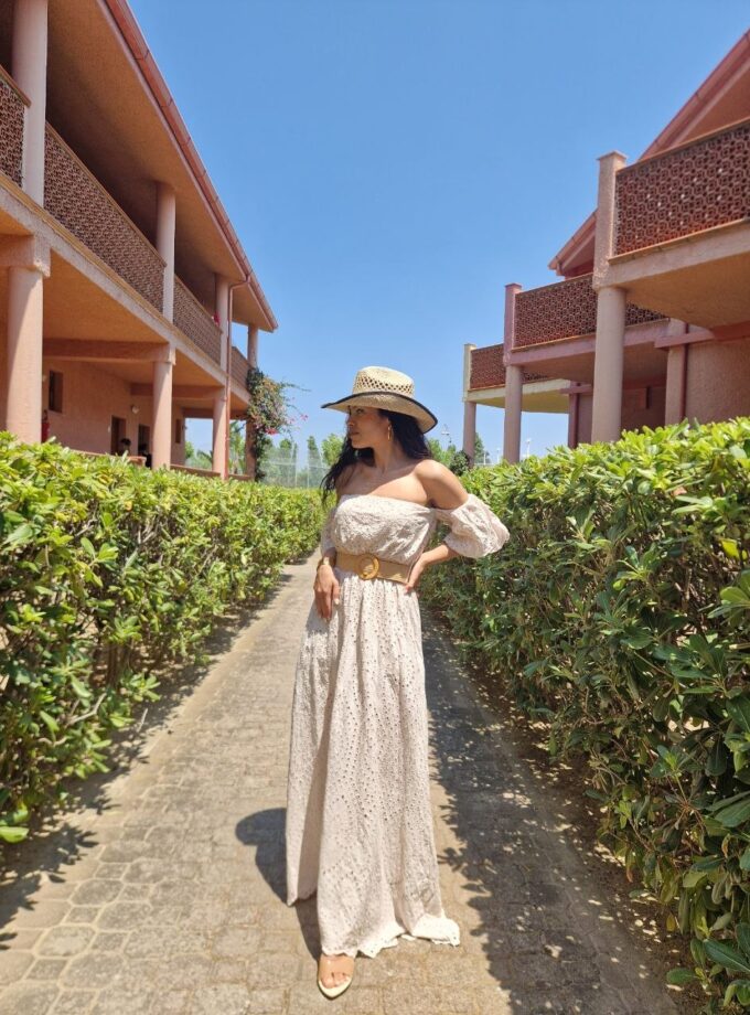 Abito In Pizzo San Gallo Beige